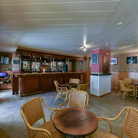 Hotel Grand De 3*